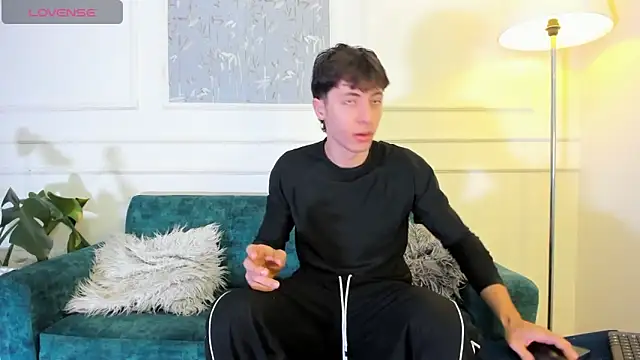 Snapshot of AlessandroDybala chatting on October 21, 2025, 12:04 pm AlessandroDybala online show from October 21, 2025, 12:04 pm