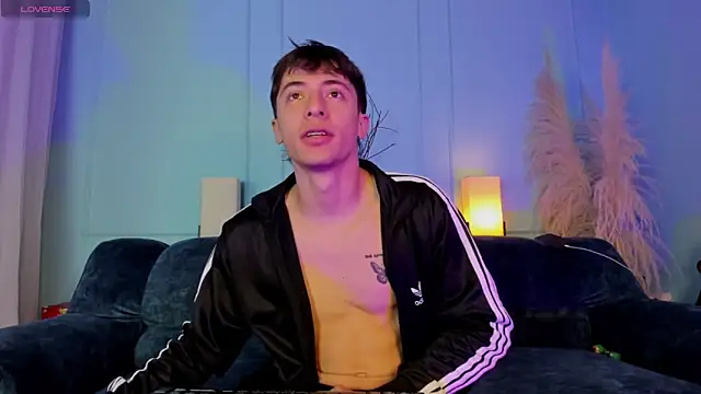 Snapshot of AlessandroDybala chatting on December 5, 2025, 12:37 pm AlessandroDybala online show from December 5, 2025, 12:37 pm