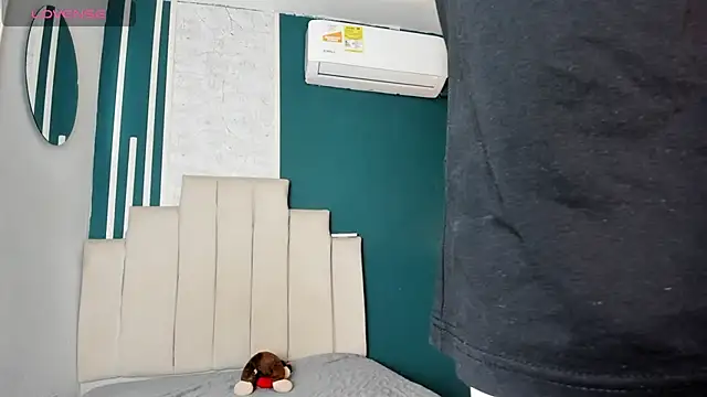 Snapshot of AlessandroDybala chatting on December 2, 2025, 12:29 pm AlessandroDybala online show from December 2, 2025, 12:29 pm