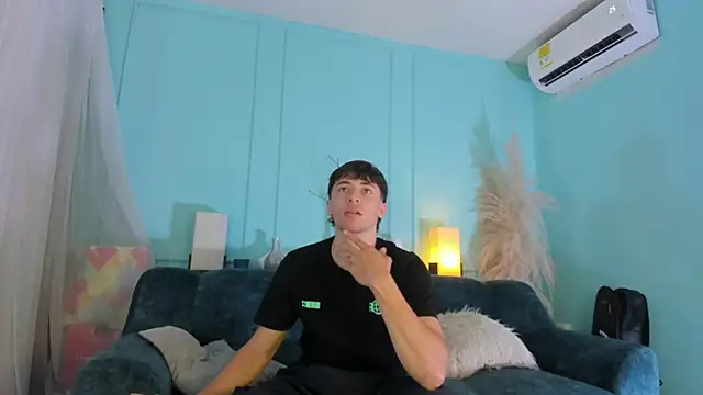 Snapshot of AlessandroDybala chatting on November 8, 2025, 12:20 pm AlessandroDybala online show from November 8, 2025, 12:20 pm