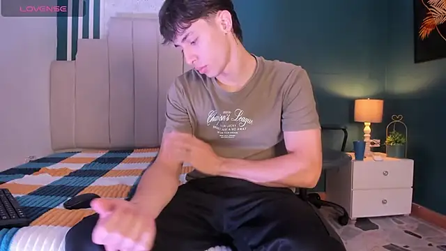 Snapshot of AlessandroDybala chatting on November 15, 2025, 12:09 pm AlessandroDybala online show from November 15, 2025, 12:09 pm