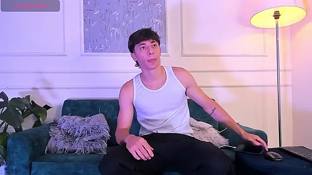 Snapshot of AlessandroDybala chatting on October 18, 2025, 12:51 pm AlessandroDybala online show from October 18, 2025, 12:51 pm