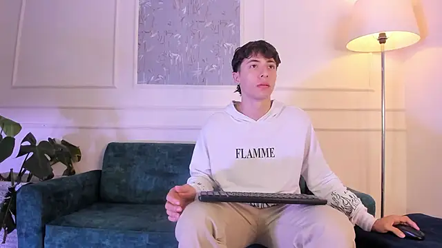 Snapshot of AlessandroDybala chatting on November 5, 2025, 12:08 pm AlessandroDybala online show from November 5, 2025, 12:08 pm