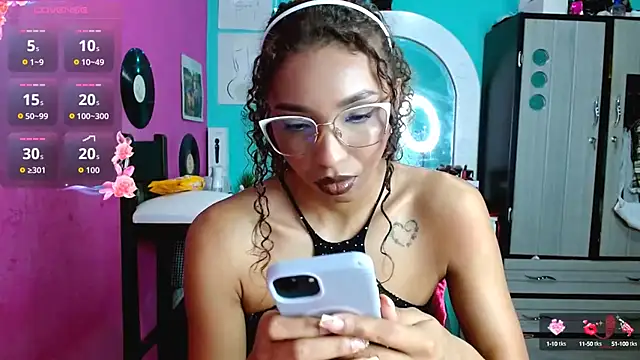 Snapshot of sensitive_brunette chatting on September 25, 2025, 12:05 am sensitive brunette online show from September 25, 2025, 12:05 am