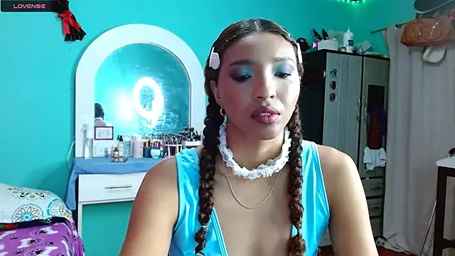 Snapshot of sensitive_brunette chatting on November 12, 2025, 2:37 am sensitive brunette online show from November 12, 2025, 2:37 am