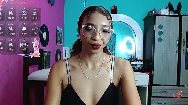 Snapshot of sensitive_brunette chatting on September 19, 2025, 7:40 pm sensitive brunette online show from September 19, 2025, 7:40 pm