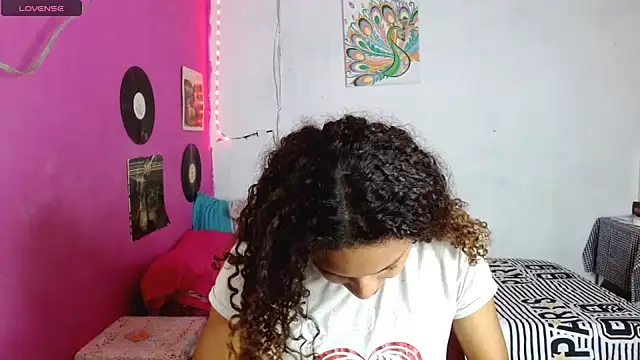 Snapshot of sensitive_brunette chatting on January 31, 2025, 9:16 pm sensitive brunette online show from January 31, 2025, 9:16 pm