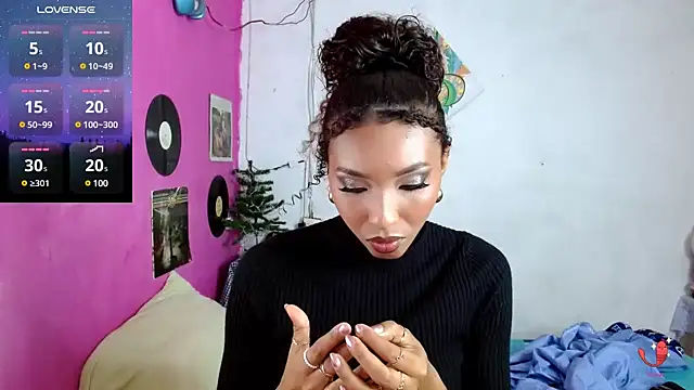 Snapshot of sensitive_brunette chatting on December 17, 2024, 12:56 am sensitive brunette online show from December 17, 2024, 12:56 am