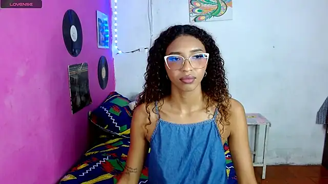 Snapshot of sensitive_brunette chatting on January 13, 2025, 11:38 pm sensitive brunette online show from January 13, 2025, 11:38 pm