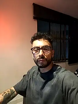 Tom cooper  online show from November 30, 2025, 2:45 am