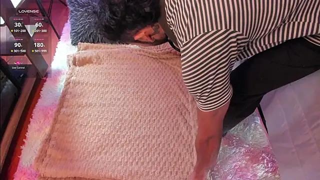 Tom cooper  online show from October 7, 2025, 12:50 pm