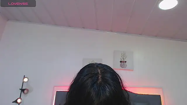 Snapshot of candy_lux_ chatting on April 10, 2026, 1:51 pm candy lux online show from April 10, 2026, 1:51 pm