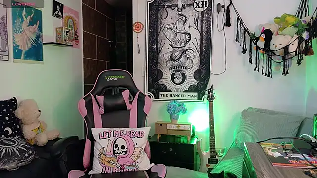 mollyshake1 online show from February 6, 2026, 5:58 am