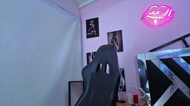 karla cutesweet online show from November 15, 2025, 11:25 am