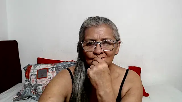 Snapshot of candy_mature_ chatting on June 1, 2026, 12:11 am candy mature online show from June 1, 2026, 12:11 am