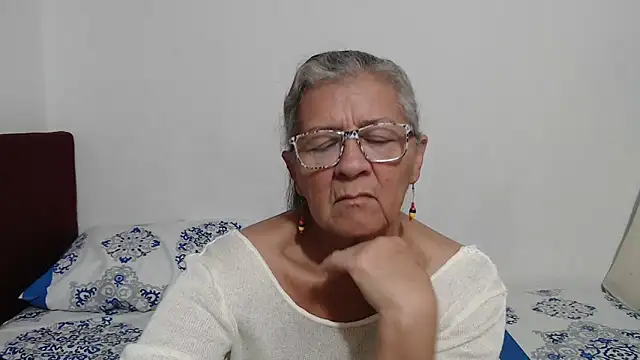 candy mature  online show from April 21, 2026, 9:27 am