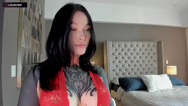 Snapshot of vangie_ chatting on November 29, 2025, 8:20 pm vangie online show from November 29, 2025, 8:20 pm