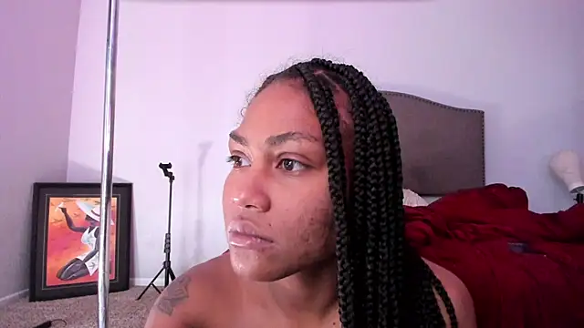 yiauana online show from October 10, 2025, 3:35 pm