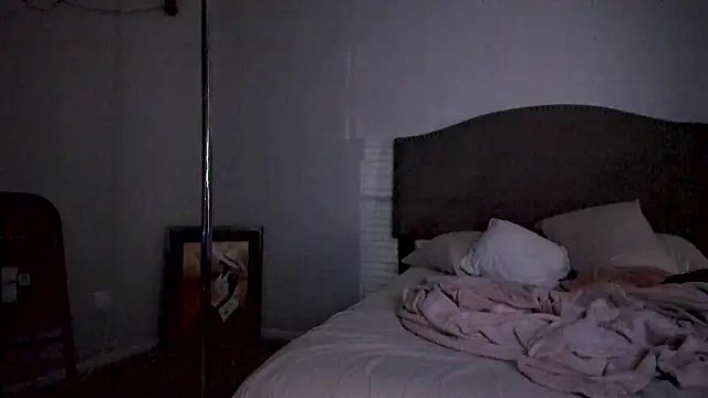 yiauana online show from October 17, 2025, 12:25 am