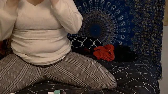 HeyyImHarlowe online show from February 8, 2025, 10:29 am