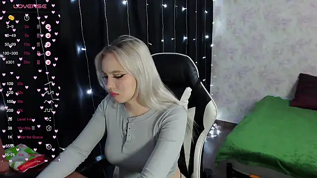 Snapshot of VikaPowers chatting on February 13, 2025, 8:45 pm VikaPowers online show from February 13, 2025, 8:45 pm