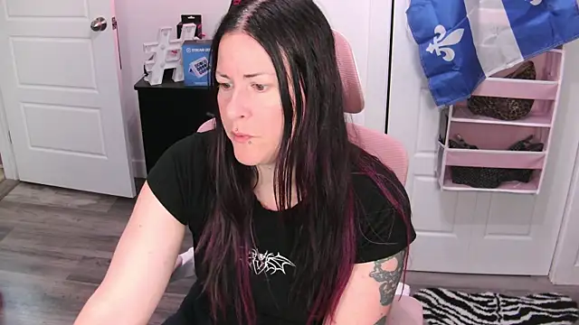 Snapshot of gennyrock chatting on July 10, 2026, 3:01 pm gennyrock online show from July 10, 2026, 3:01 pm