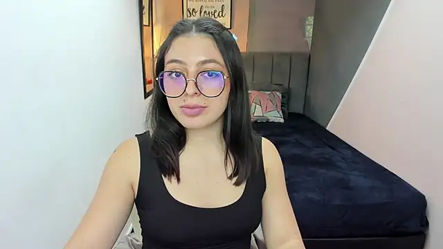 Snapshot of MiaWils_ chatting on March 21, 2025, 10:06 pm MiaWils online show from March 21, 2025, 10:06 pm