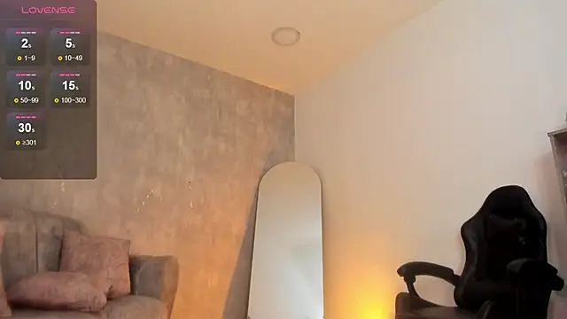 miacoopersx online show from October 17, 2025, 1:02 pm