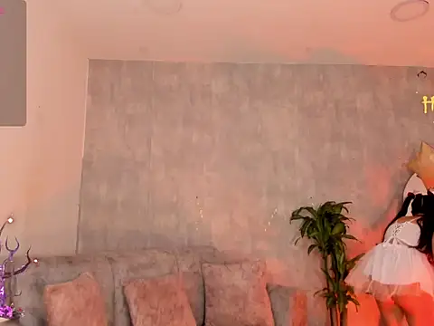 miacoopersx online show from October 31, 2025, 12:35 pm