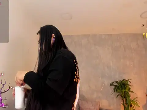 miacoopersx online show from November 3, 2025, 12:31 pm