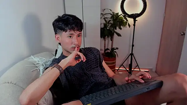 Snapshot of dimitri_targaryen chatting on January 10, 2025, 9:44 am dimitri targaryen online show from January 10, 2025, 9:44 am