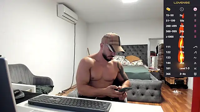 supermanboy94 online show from October 7, 2025, 5:41 am