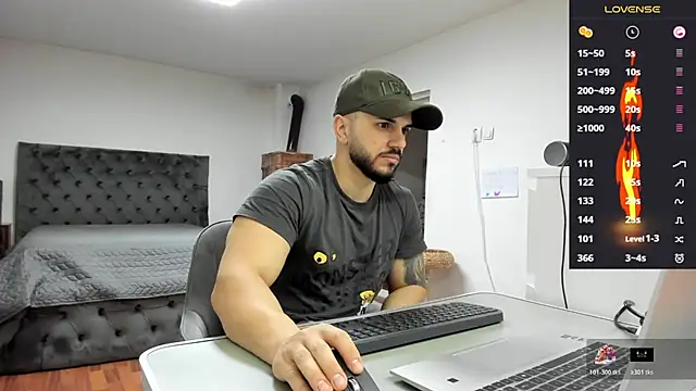 Snapshot of supermanboy94 chatting on March 23, 2026, 6:46 am supermanboy94 online show from March 23, 2026, 6:46 am