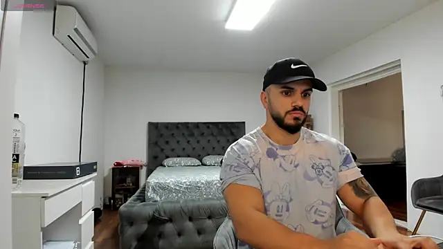 supermanboy94 online show from November 24, 2025, 6:35 am