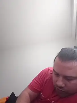 raducelfrumos99 online show from March 14, 2026, 12:44 pm