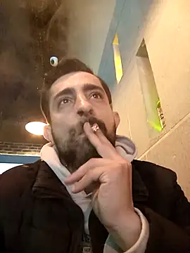 Snapshot of milfhuntertr chatting on December 14, 2025, 12:11 pm milfhuntertr online show from December 14, 2025, 12:11 pm