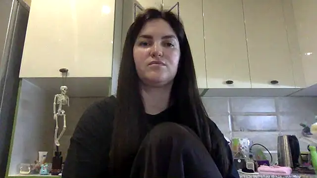 Karolina llove online show from October 7, 2025, 7:59 pm