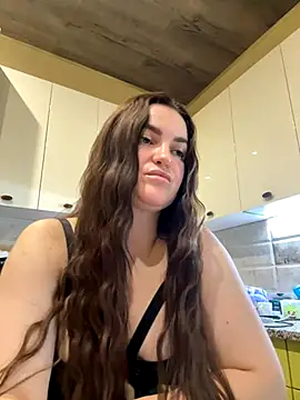 Karolina llove online show from November 16, 2025, 8:35 pm