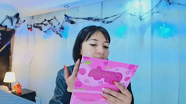 Snapshot of lina_bedoya_ chatting on October 30, 2025, 11:41 am lina bedoya online show from October 30, 2025, 11:41 am