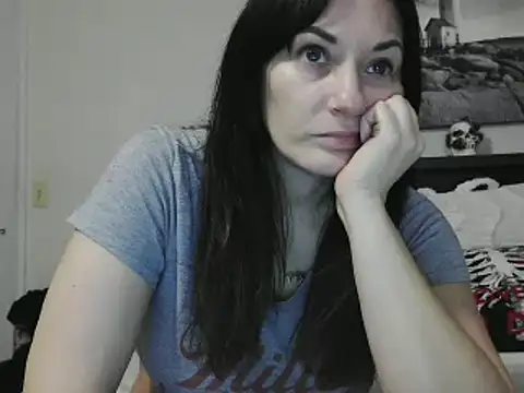 CrystalLakeXO online show from February 20, 2025, 9:33 am