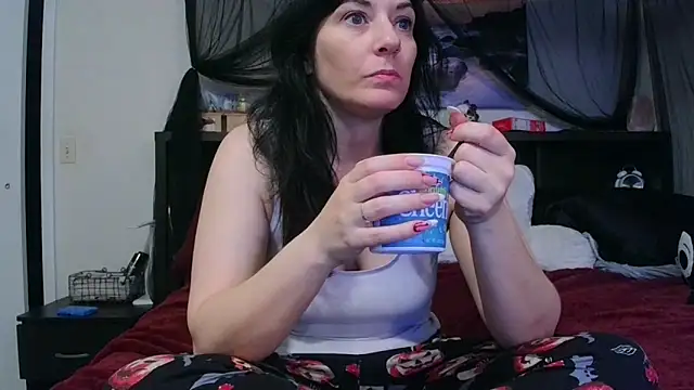 CrystalLakeXO online show from February 19, 2026, 11:29 am