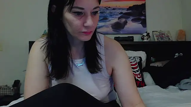 Snapshot of CrystalLakeXO chatting on November 2, 2025, 11:21 pm CrystalLakeXO online show from November 2, 2025, 11:21 pm