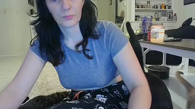 Snapshot of CrystalLakeXO chatting on October 29, 2025, 6:34 am CrystalLakeXO online show from October 29, 2025, 6:34 am