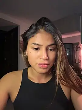 SaraParisi online show from January 8, 2026, 11:44 pm