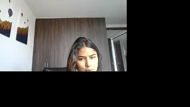 SaraParisi online show from March 7, 2026, 3:17 pm