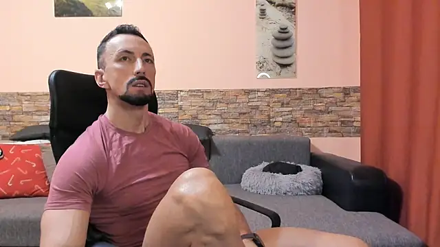 Snapshot of HotHunkTrainer chatting on February 6, 2026, 9:05 am HotHunkTrainer online show from February 6, 2026, 9:05 am