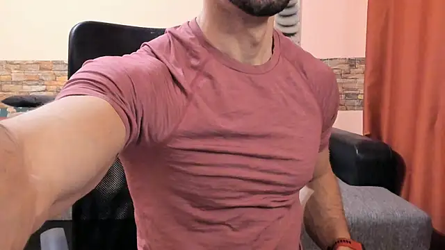 Snapshot of HotHunkTrainer chatting on February 28, 2026, 8:58 am HotHunkTrainer online show from February 28, 2026, 8:58 am