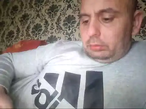 Snapshot of Basszos88i chatting on January 11, 2025, 11:24 pm Basszos88i online show from January 11, 2025, 11:24 pm