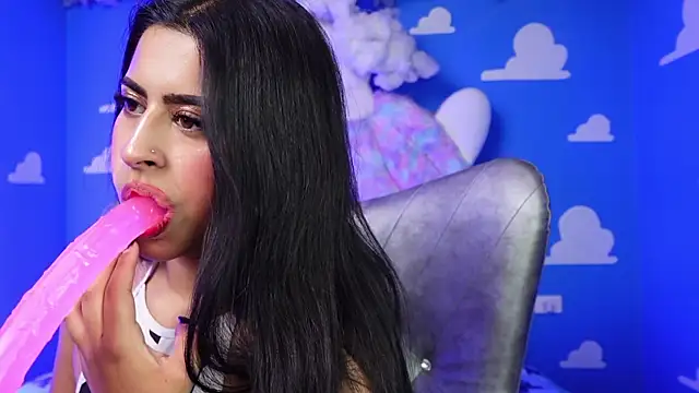 miss romyna online show from June 16, 2026, 11:10 am