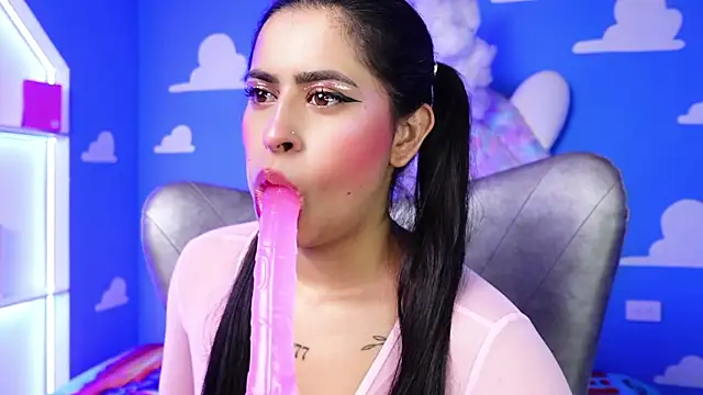 Snapshot of miss_romyna chatting on July 3, 2026, 10:44 am miss romyna online show from July 3, 2026, 10:44 am